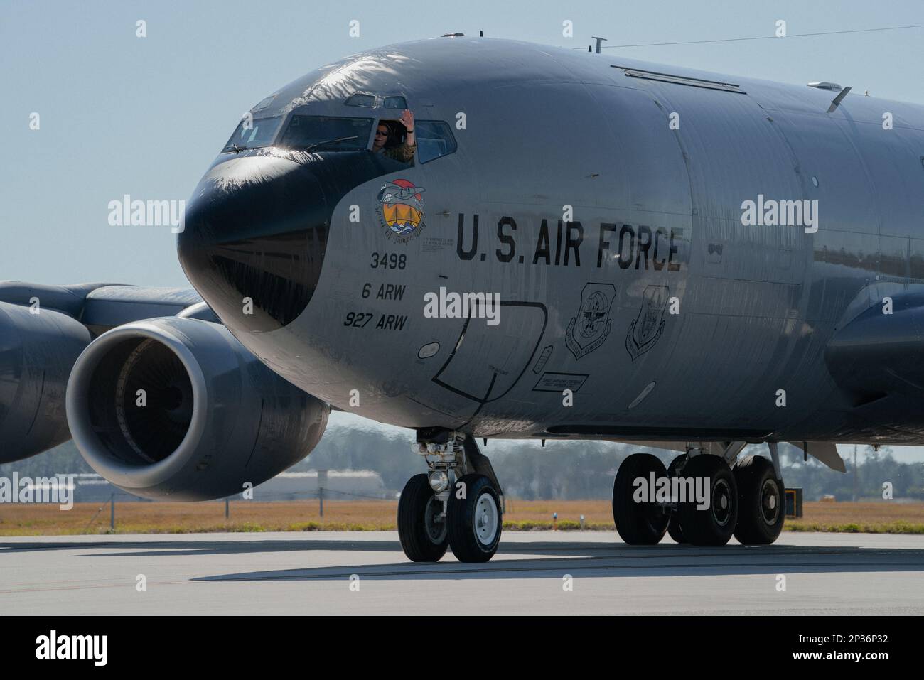 EE.UU El Mayor de la Fuerza Aérea Tyler Pitchforth, piloto del Escuadrón de Reabastecimiento