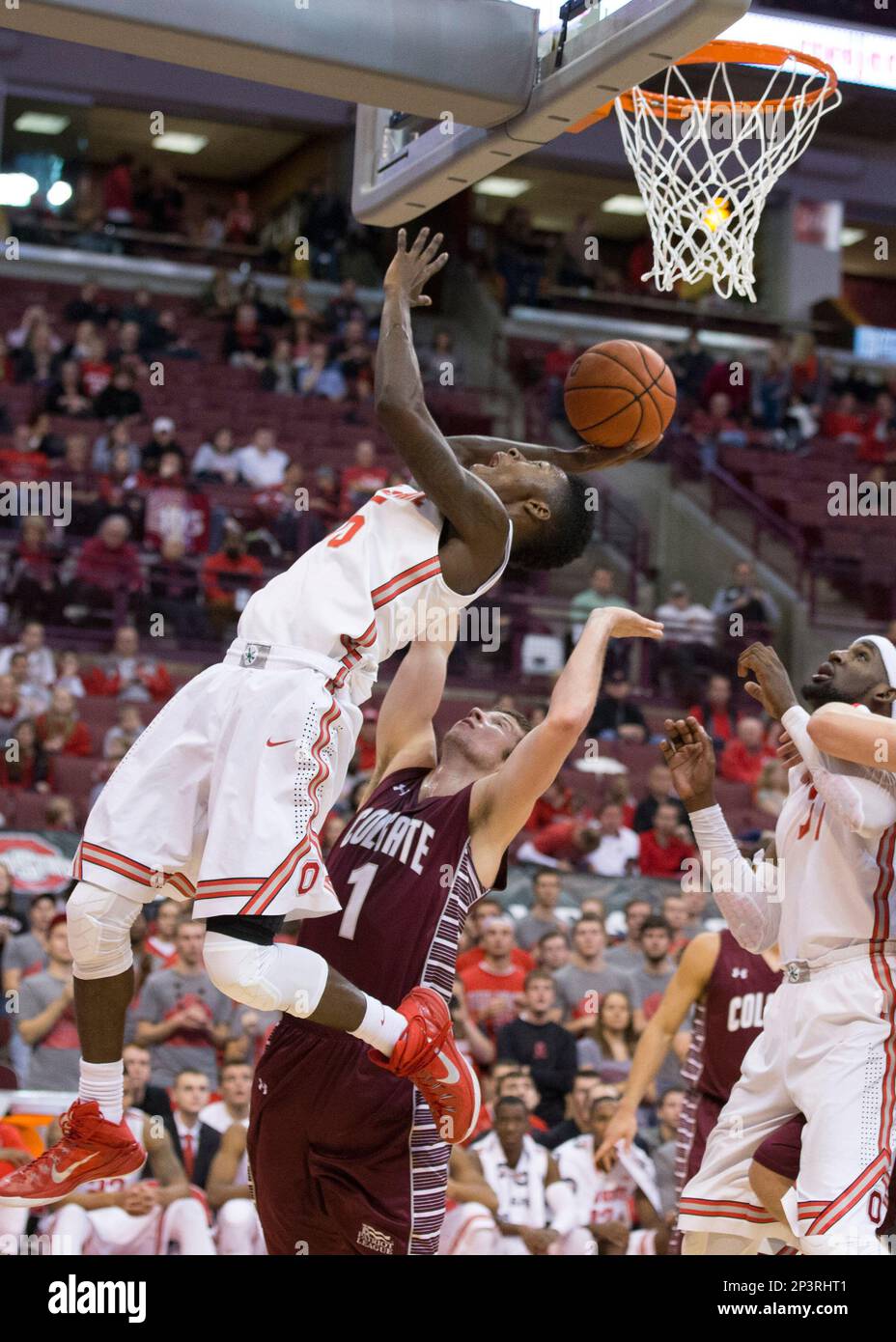 06 December 2014 Kam Williams 15 of the Ohio State Buckeyes arching