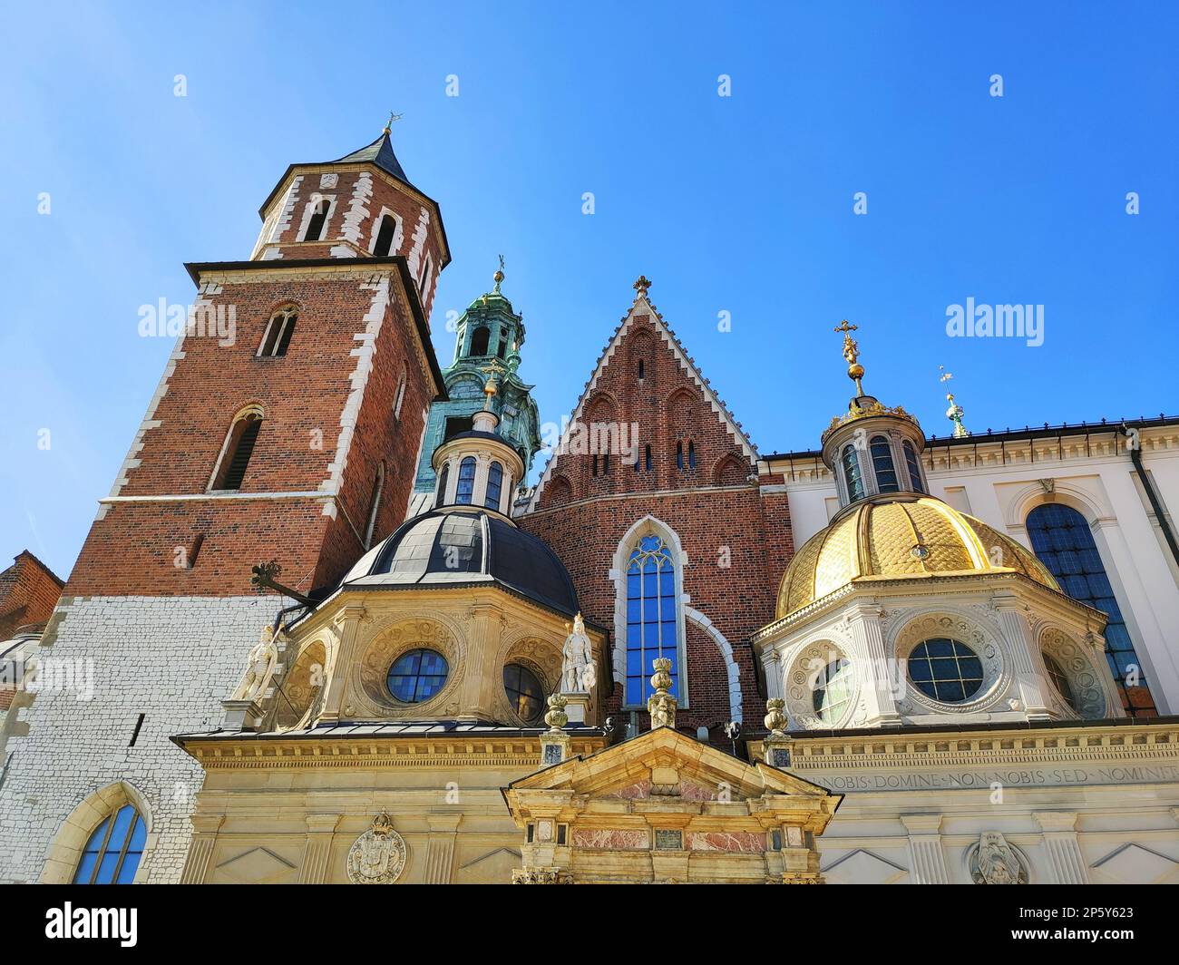 Cracovia, castillo de Wawel en Polonia, Europa. Cerca de la iglesia de Wawel. Foto de stock