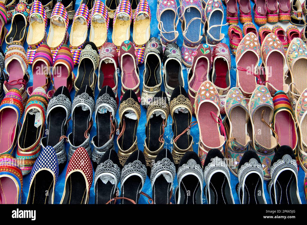 Jaipur shoes fotografías e imágenes de alta resolución - Alamy