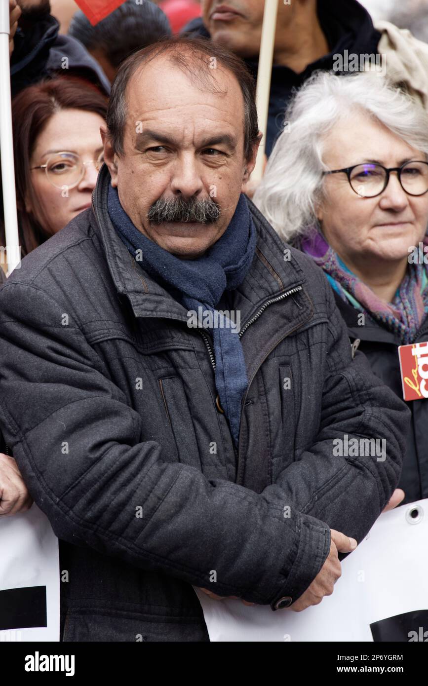 París, Francia. 7th de marzo de 2023. Philippe Martínez (CGT) asiste a la manifestación por el sexto día de movilización contra la reforma de las pensiones en París. Foto de stock