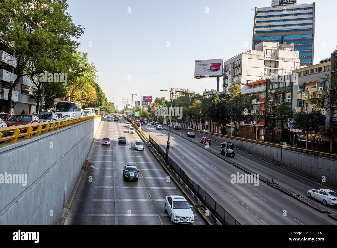Ciudad de México,Circuito Interior Melchor Ocampo vehículos de tráfico de carretera, Foto de stock