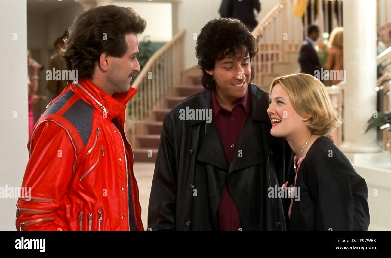 EE.UU. Drew Barrymore, Allen Covert y Adam Sandler en una escena de la  película (C)New Line Cinema: The Wedding Singer (1998). Trama: Robbie, una  cantante, y Julia, una camarera, están ambas comprometidas,