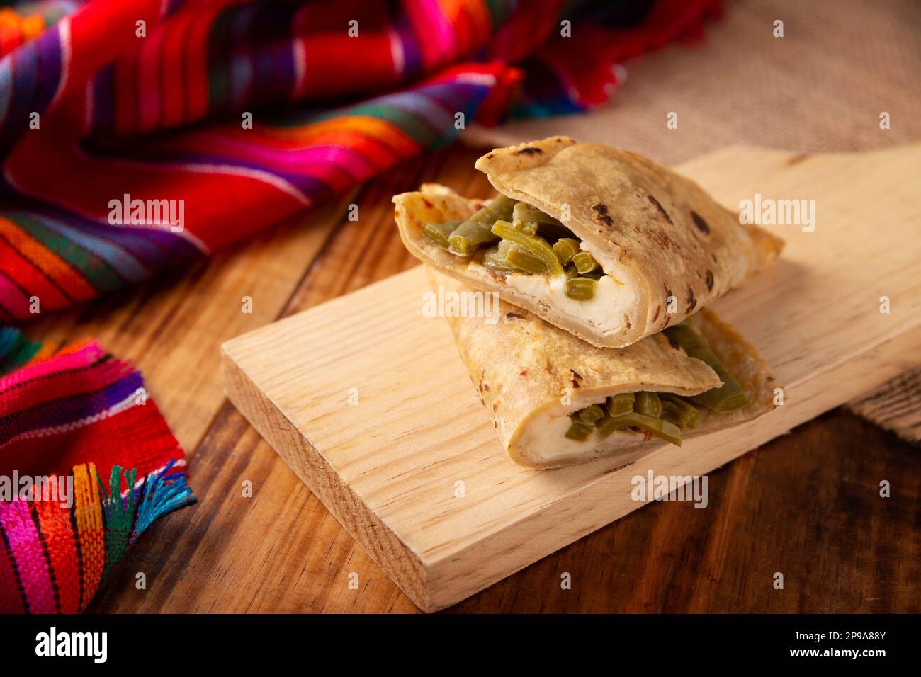 Quesadilla de Comal con queso y nopales. Quesadilla típica mexicana