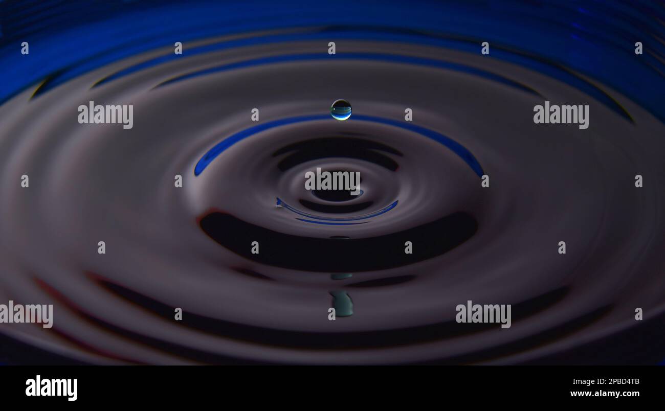 Fotografía de gota de agua, azul Foto de stock