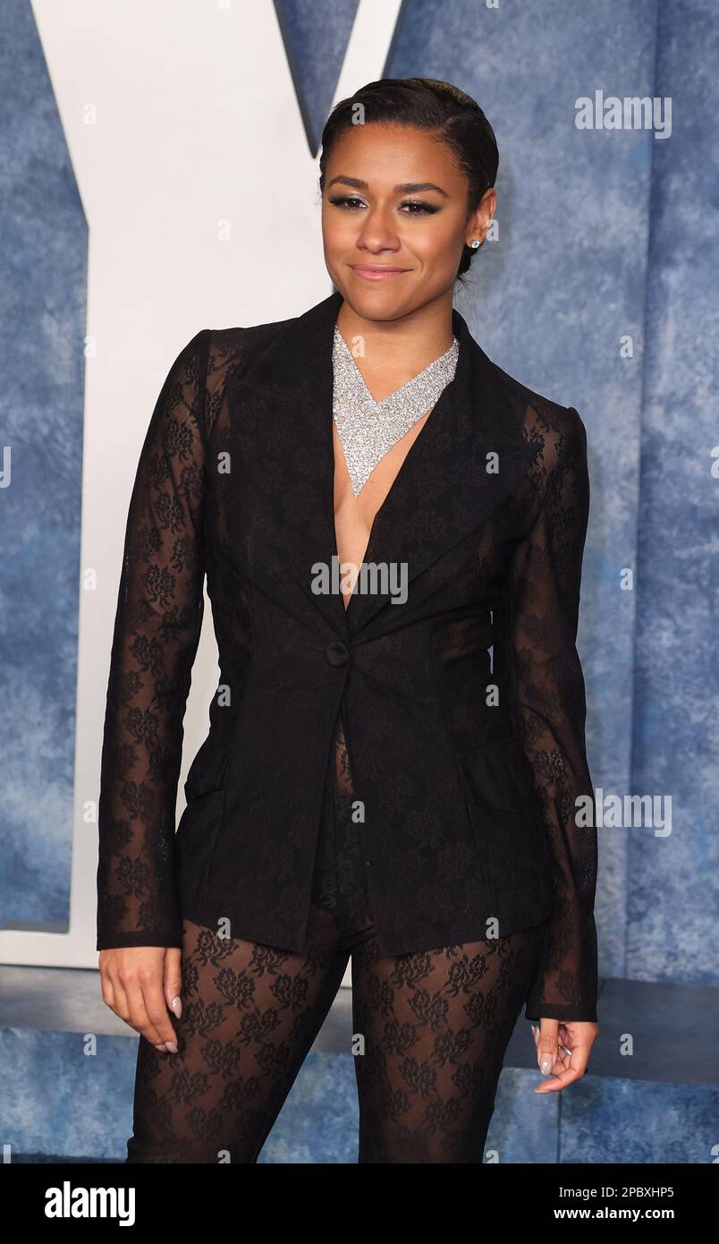 Beverly Hills, EE.UU. 12th de marzo de 2023. Ariana DeBose asiste a la Fiesta de los Óscar de Vanity Fair 2023 en el Centro Wallis Annenberg para las Artes Escénicas el 12 de marzo de 2023 en Beverly Hills, California. Foto: Crash/imageSPACE Crédito: Imagespace/Alamy Live News Foto de stock