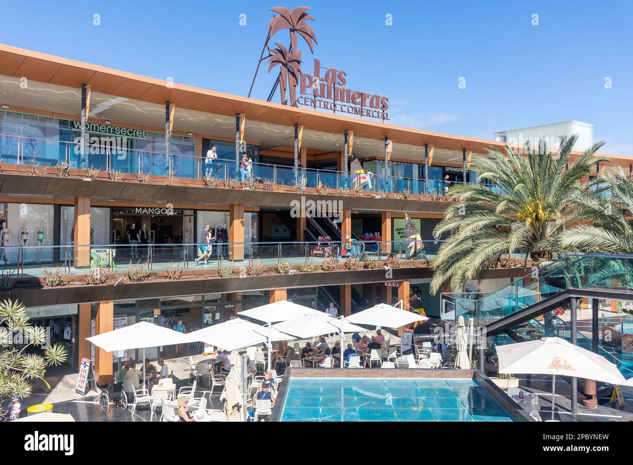 Las Palmeras Centro Comercial, Avenida Ntra. Sra. Del Carmen, Corralejo,  Fuerteventura, Islas Canarias, Reino de España Fotografía de stock - Alamy