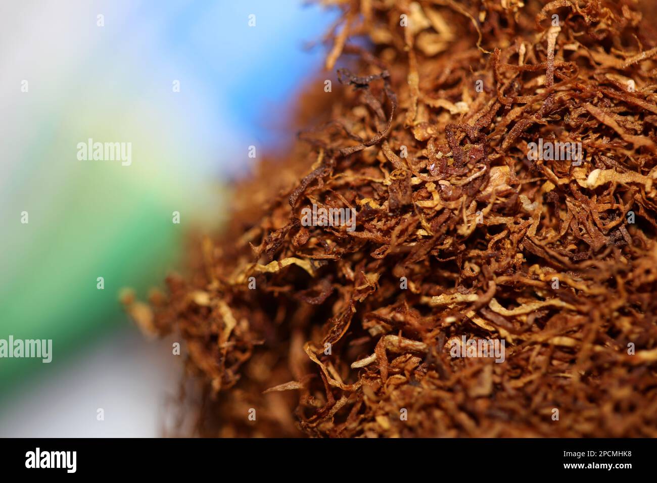 Tubos de cigarrillos fotografías e imágenes de alta resolución - Alamy