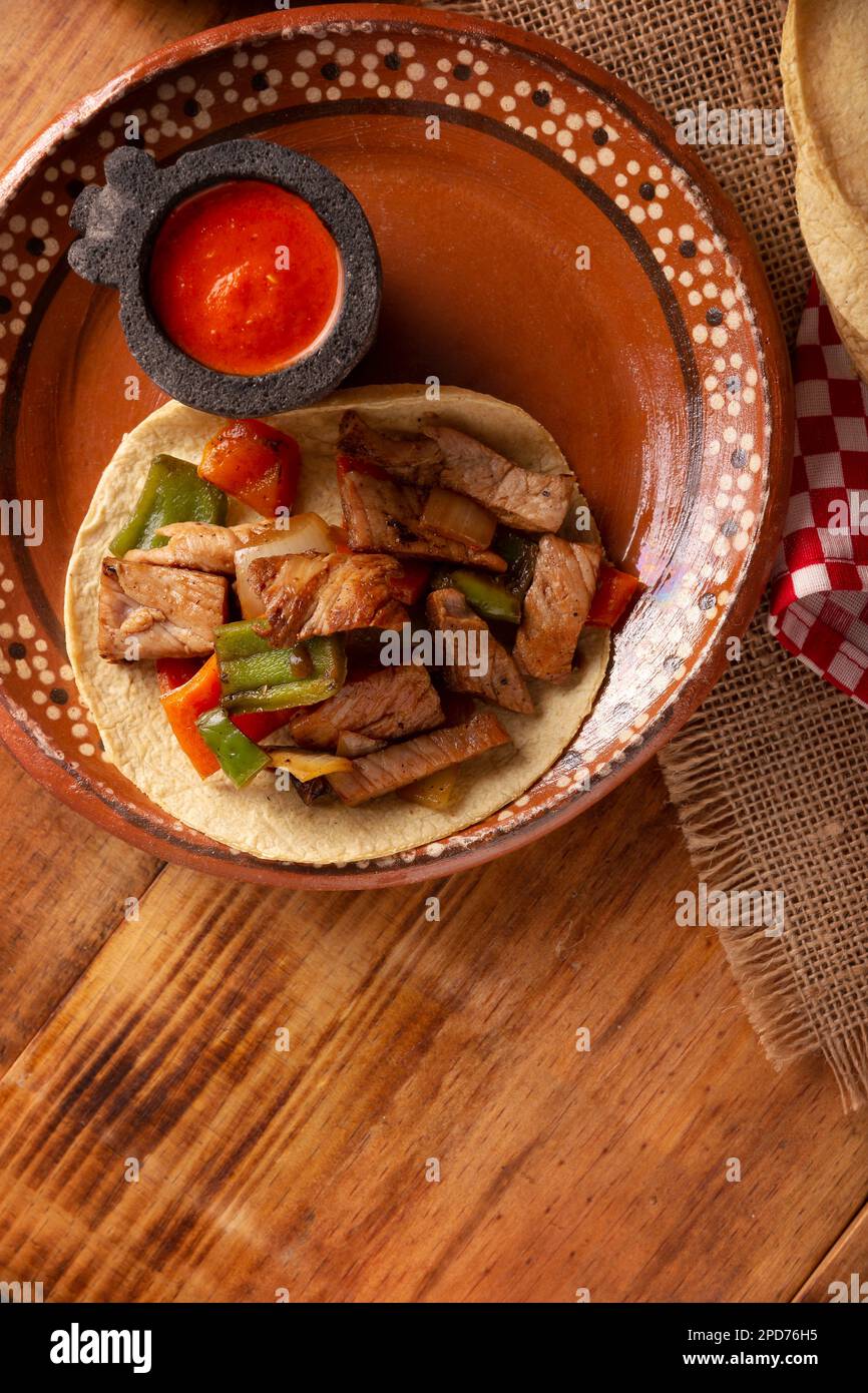 Tacos de Fajitas de Carne. Alambre de Res. Receta muy popular en México