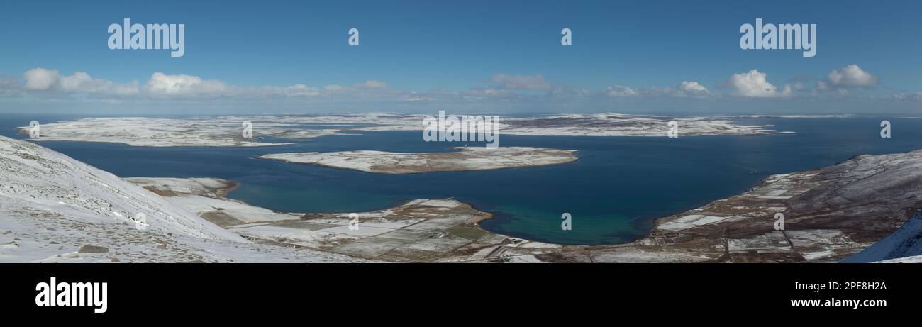 Vista panorámica de invierno de las Islas Orcadas desde Ward Hill, Hoy Foto de stock