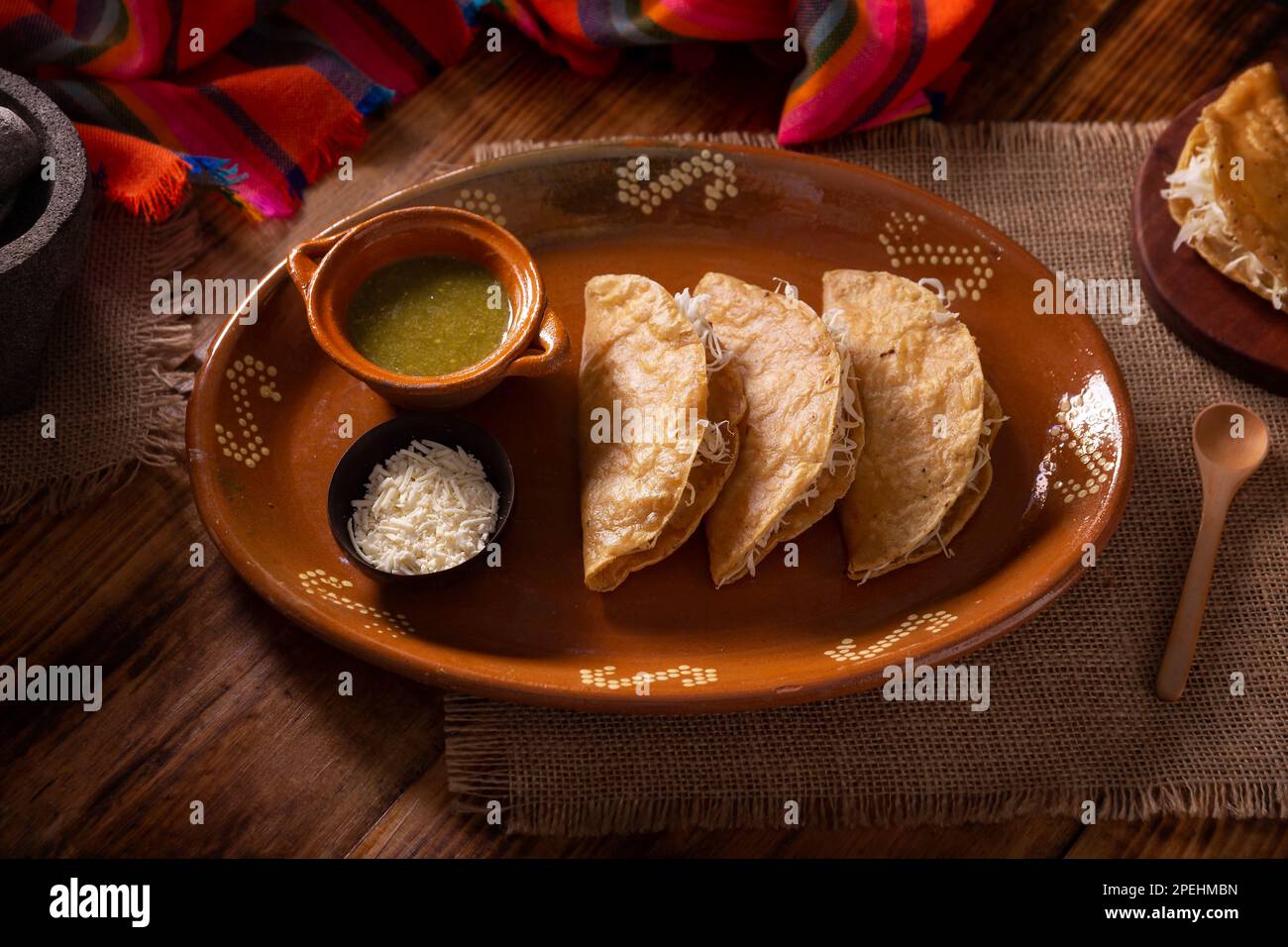 Quesadillas de patata. Quesadillas fritas elaboradas con tortillas de