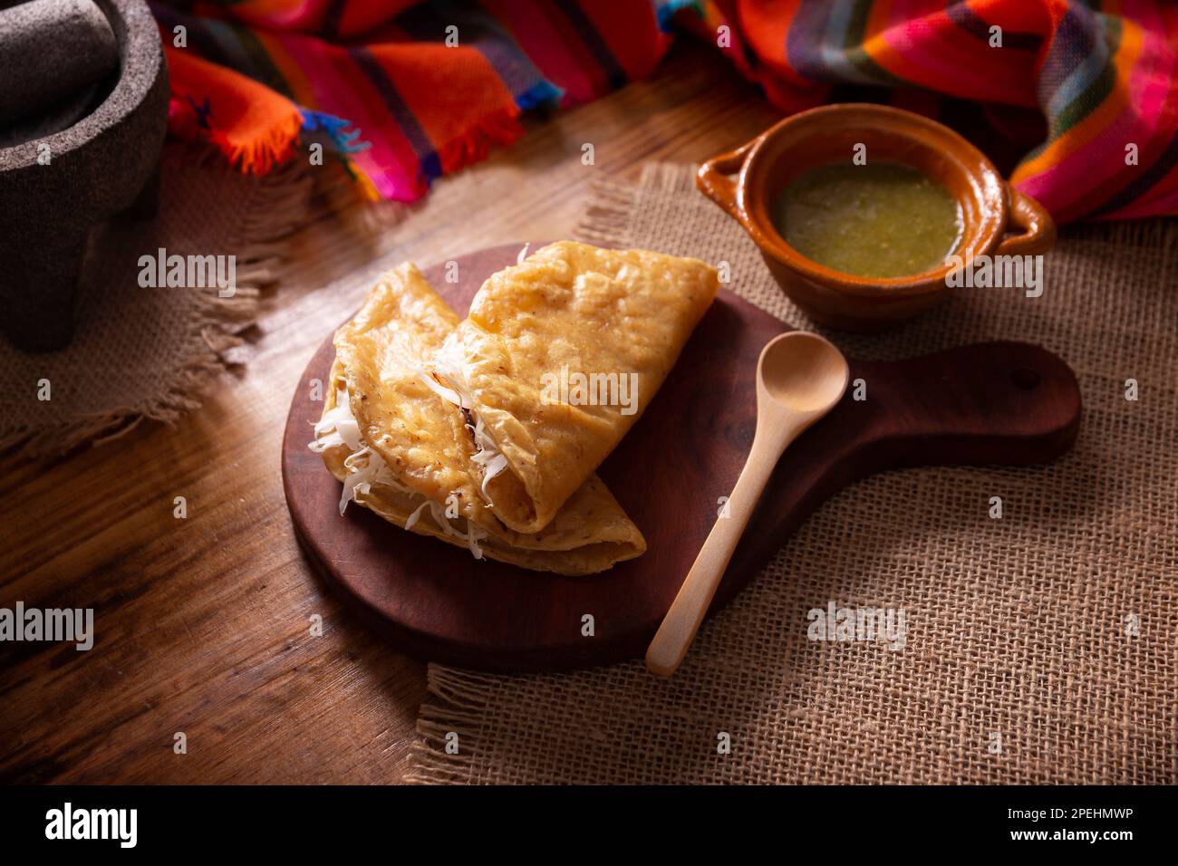 Quesadillas de patata. Quesadillas fritas elaboradas con tortillas de