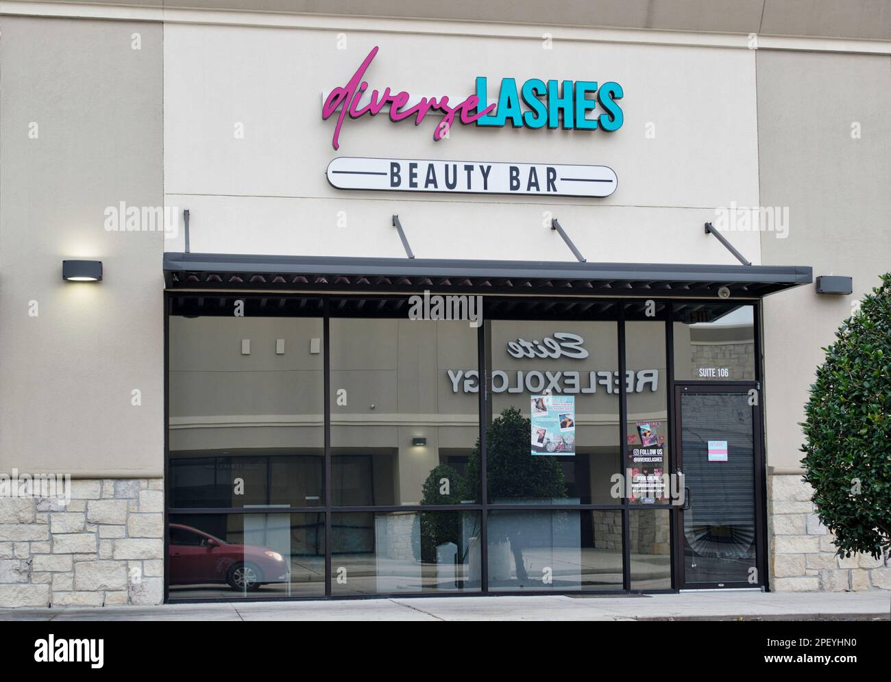 Houston, Texas, EE.UU. 02262023 Fachada de la tienda Diverse Lashes