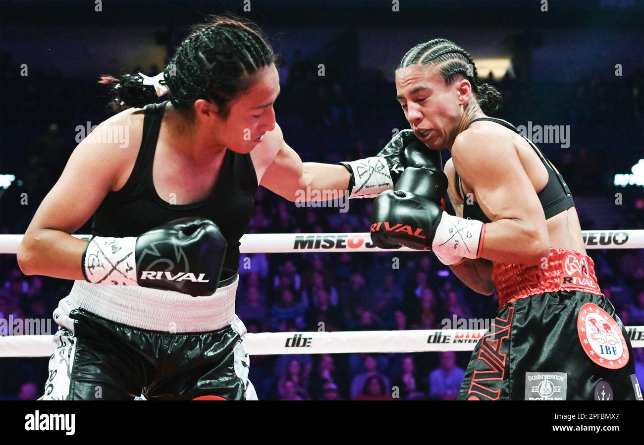 Laval, Canadá. 16th de marzo de 2023. Karla Ramos Zamora, de México, a la  izquierda, golpea a Jessica Camara de Canadá durante su combate súper  ligero de la FIB en Laval, Reino