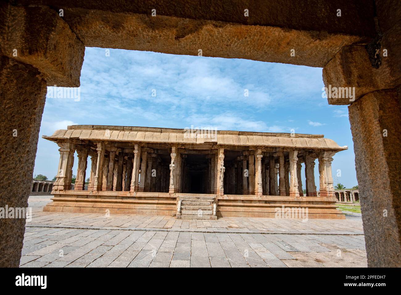 Templo Pattabhirama en Hampi dedicado al Señor Ram. Hampi, la capital del antiguo Imperio Vijayanagara, es Patrimonio de la Humanidad de la UNESCO. Foto de stock