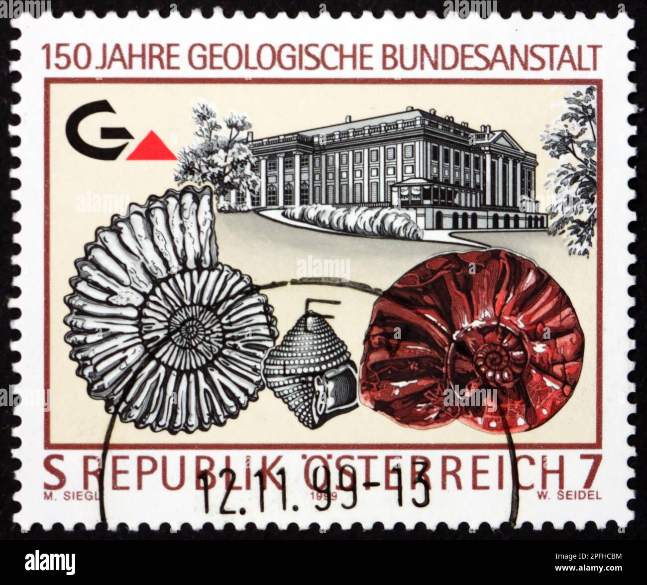 AUSTRIA - CIRCA 1999: Un sello impreso en Austria dedicado al Instituto Nacional de Geología, 150th aniversario, circa 1999 Foto de stock