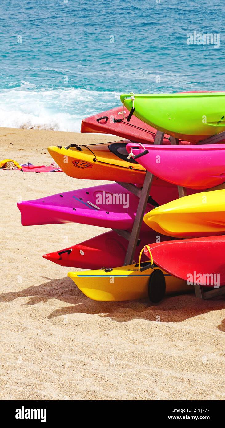 Scooters de color fotografías e imágenes de alta resolución Alamy