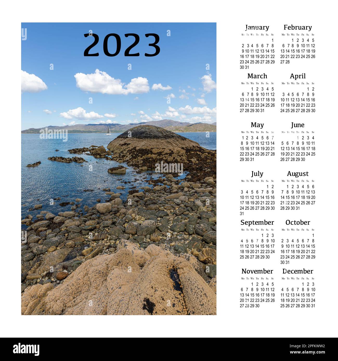 Calendario para 2023 sobre un fondo blanco para imprimir. Escocia, Gran Bretaña. Hermoso paisaje de montaña. Foto de stock