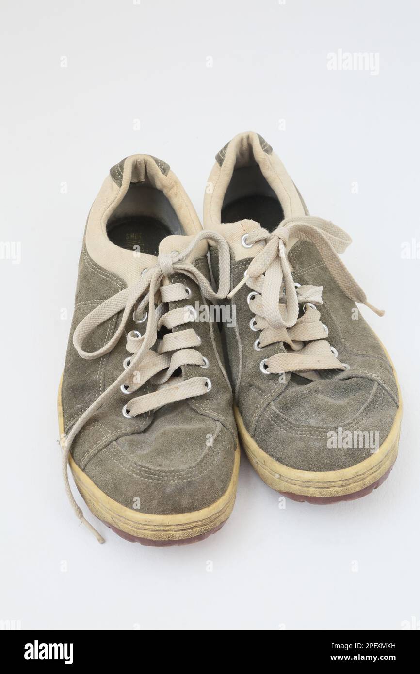 Adidas shoes worn fotografías e imágenes de alta resolución - Alamy