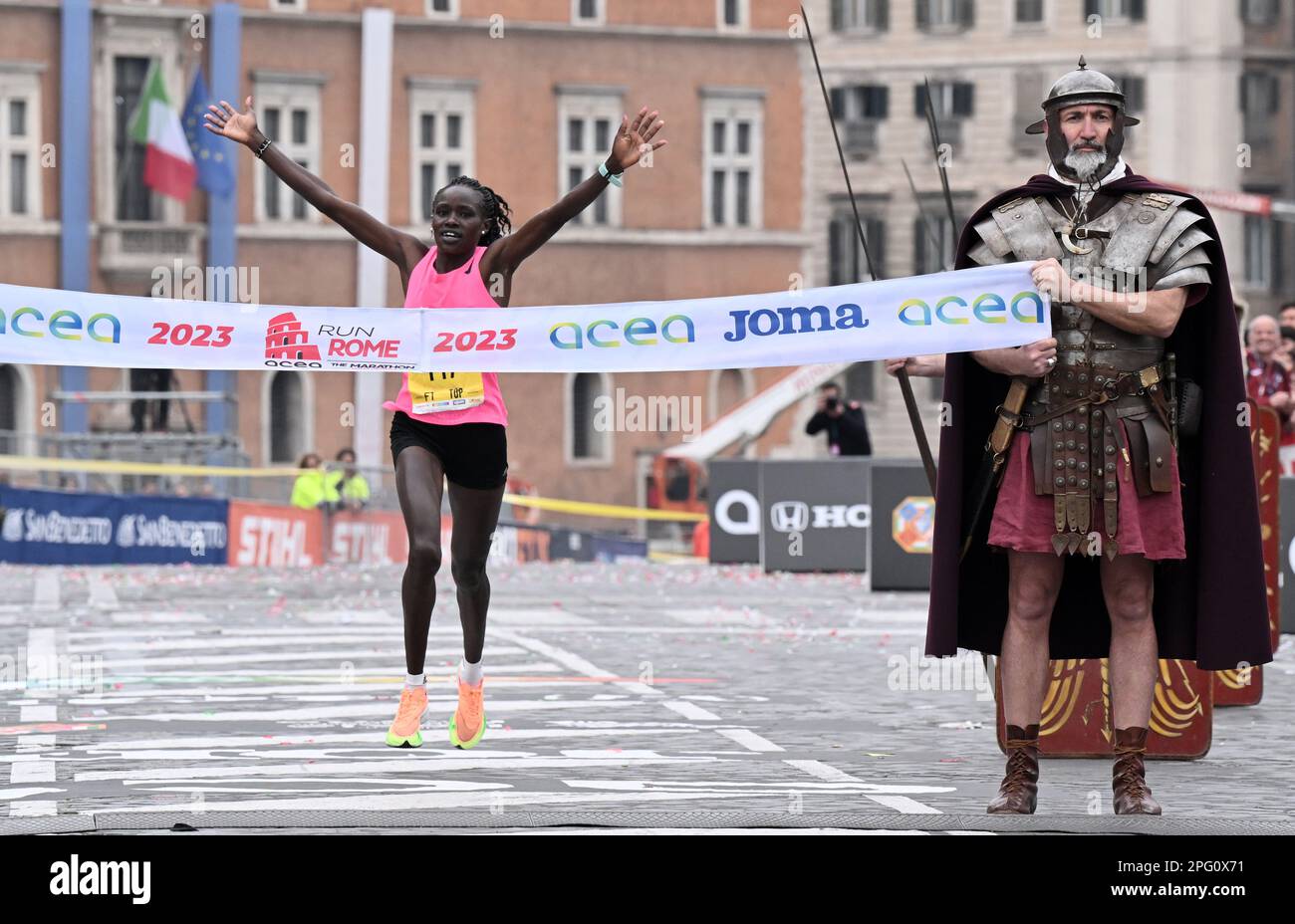 La zapatilla de Joma oficial del Acea Run Rome The Marathon