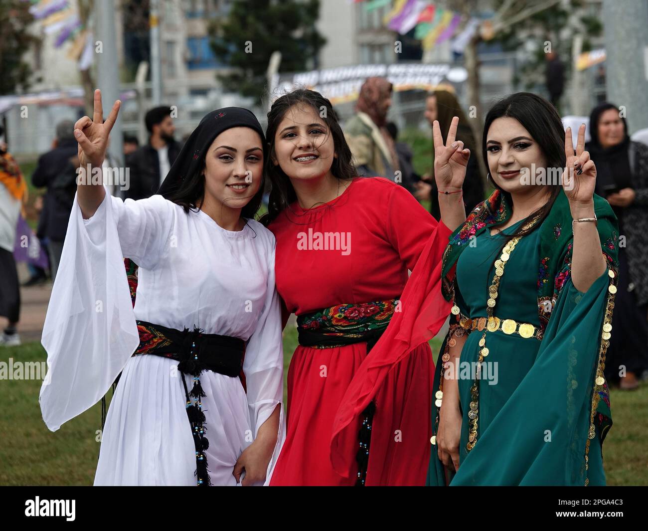 Diyarbakir Turquía 21st De Marzo De 2023 Un Grupo De Mujeres Kurdas