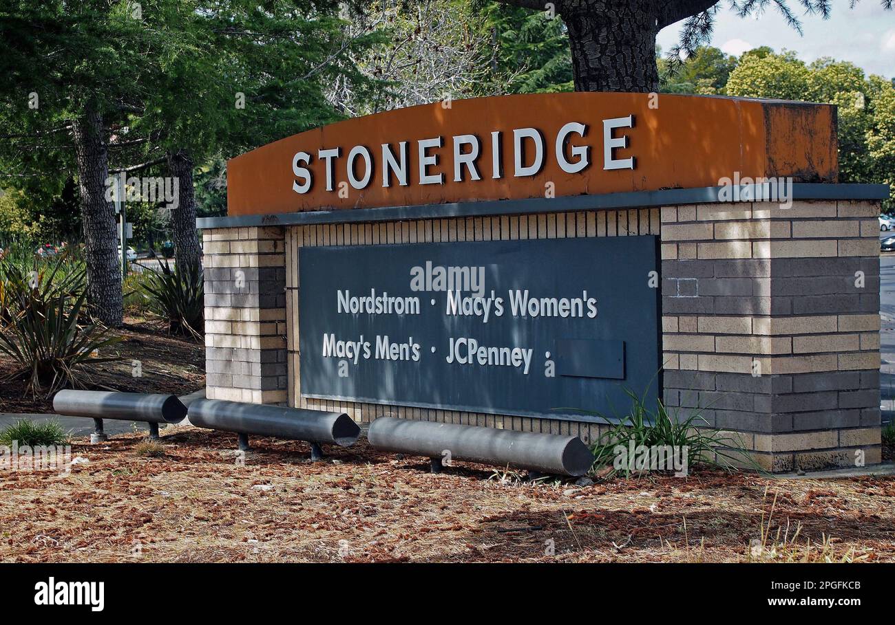 Cartel del centro comercial Stoneridge en Pleasanton, California Foto de stock