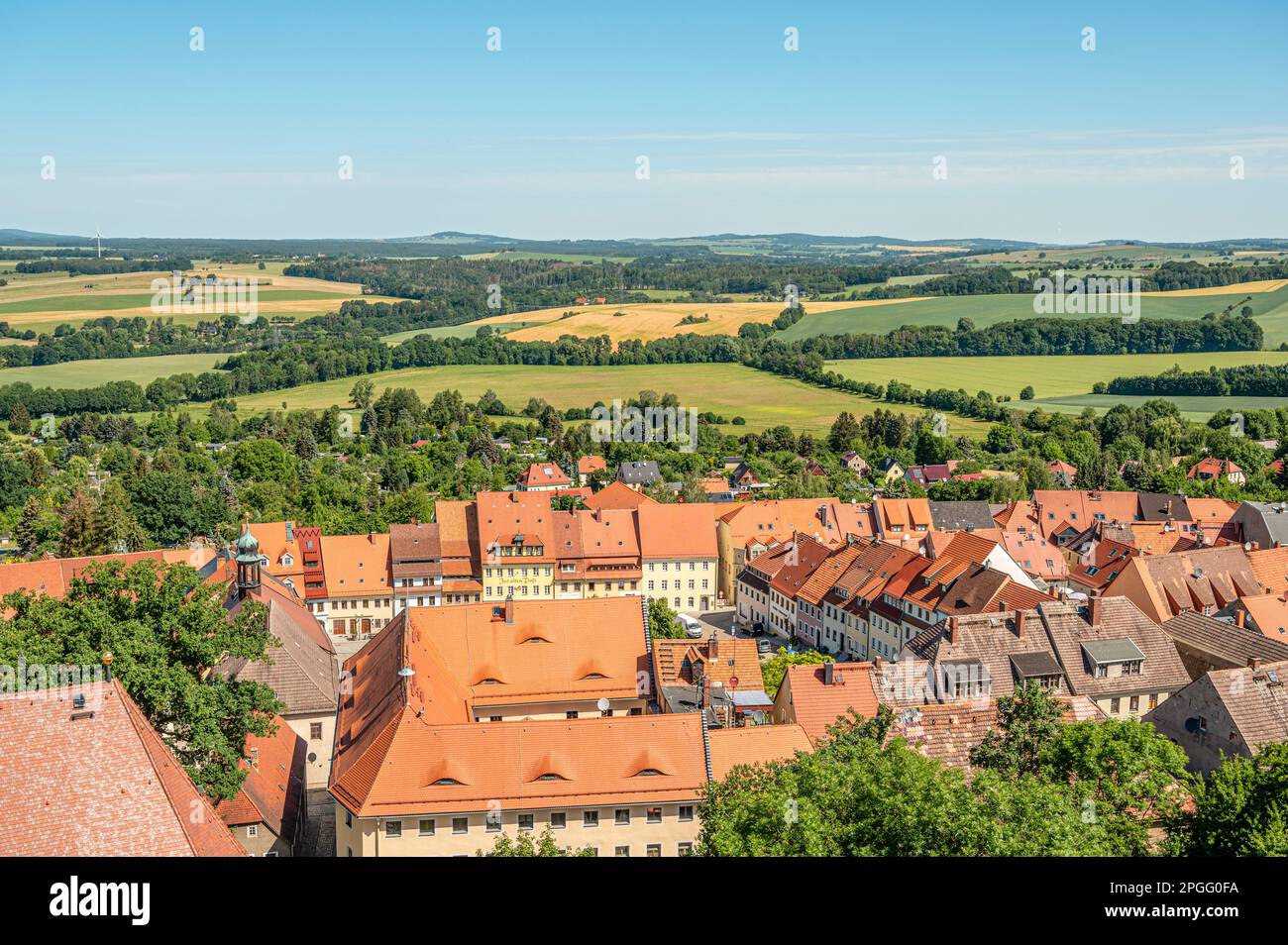Vista de la ciudad vieja de Stolpen vista desde el castillo, Sajonia, Alemania Foto de stock
