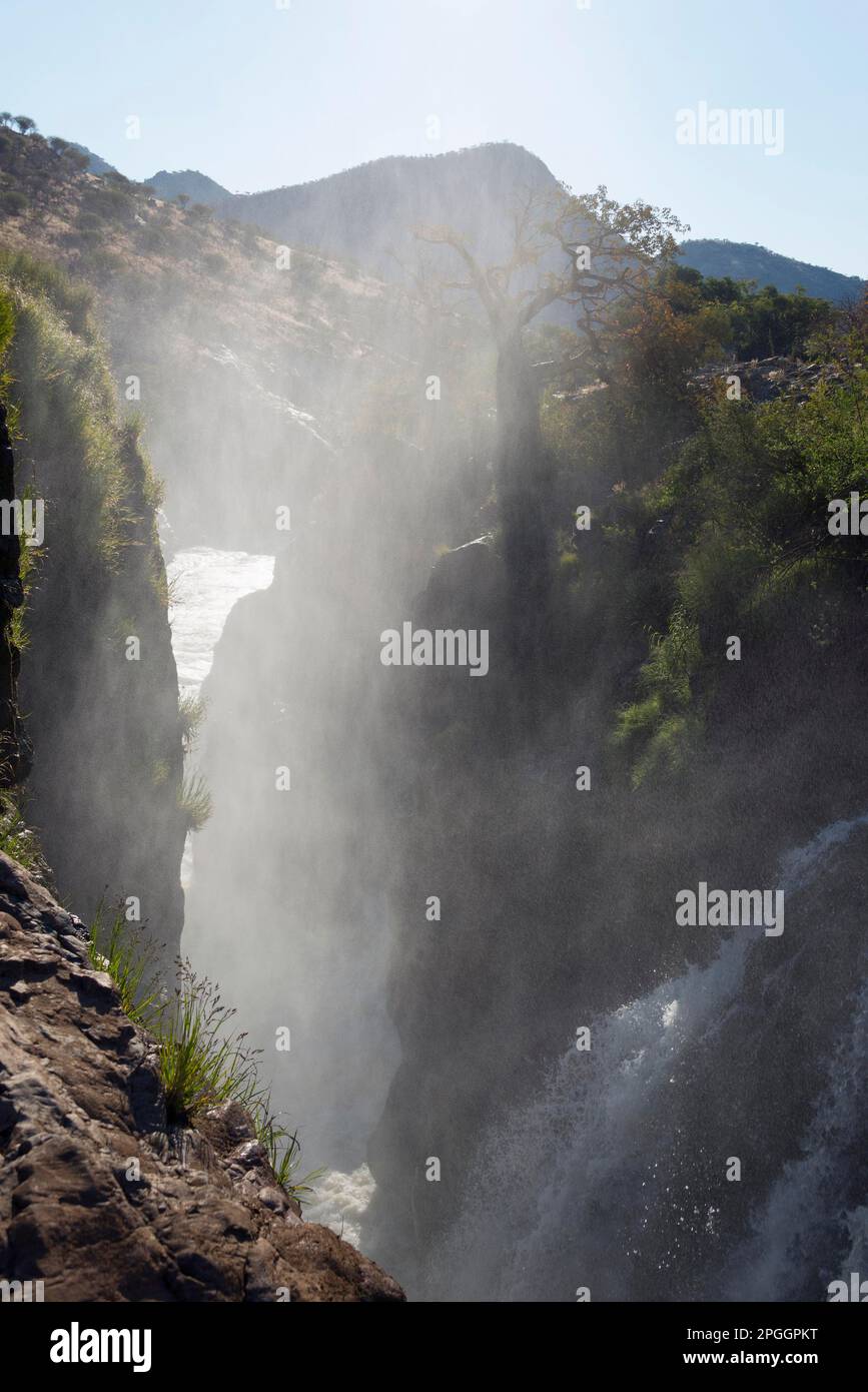 Epupa Waterfall, Cascadas, Cataratas, River Kunene, Kaokoveld, Namibia Foto de stock