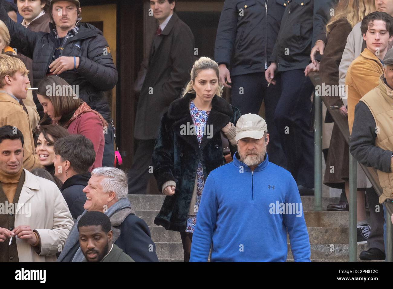 Nueva York, Estados Unidos. 26th de marzo de 2023. NUEVA YORK, NUEVA YORK - 26 DE MARZO: Lady Gaga es vista filmando en el lugar para el 'Joker: Folie a Deux' por la Corte Suprema del Condado de Nueva York el 26 de marzo de 2023 en la ciudad de Nueva York. Crédito: Ron Adar/Alamy Live News Foto de stock