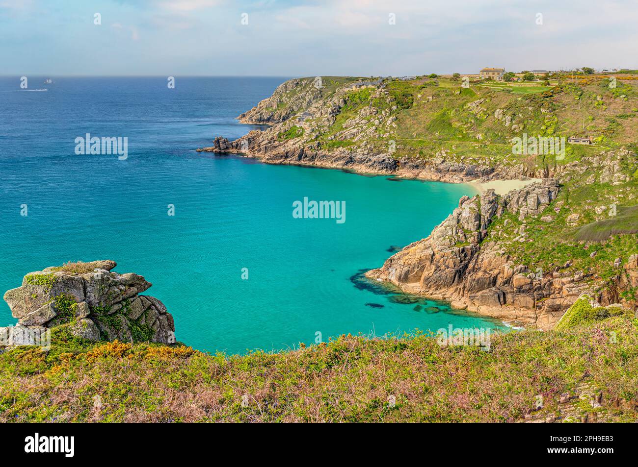 Vea la costa cerca de Porthcurno, Cornwall, Inglaterra, Reino Unido Foto de stock