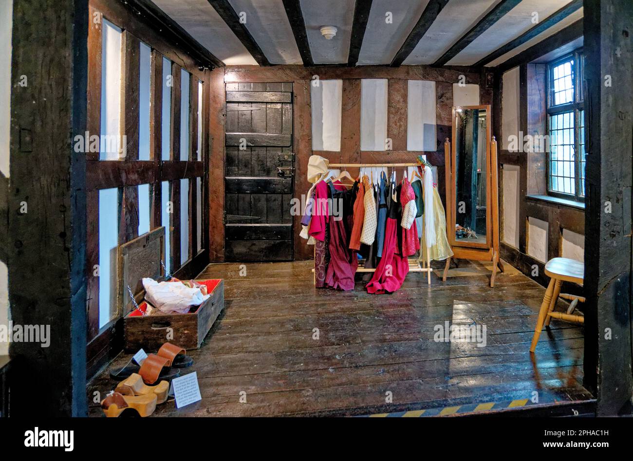 Vestidor victoriano en Tudor House Museum Worcester, Worcestershire, Inglaterra, Reino Unido - 28th de enero de 2023 Foto de stock