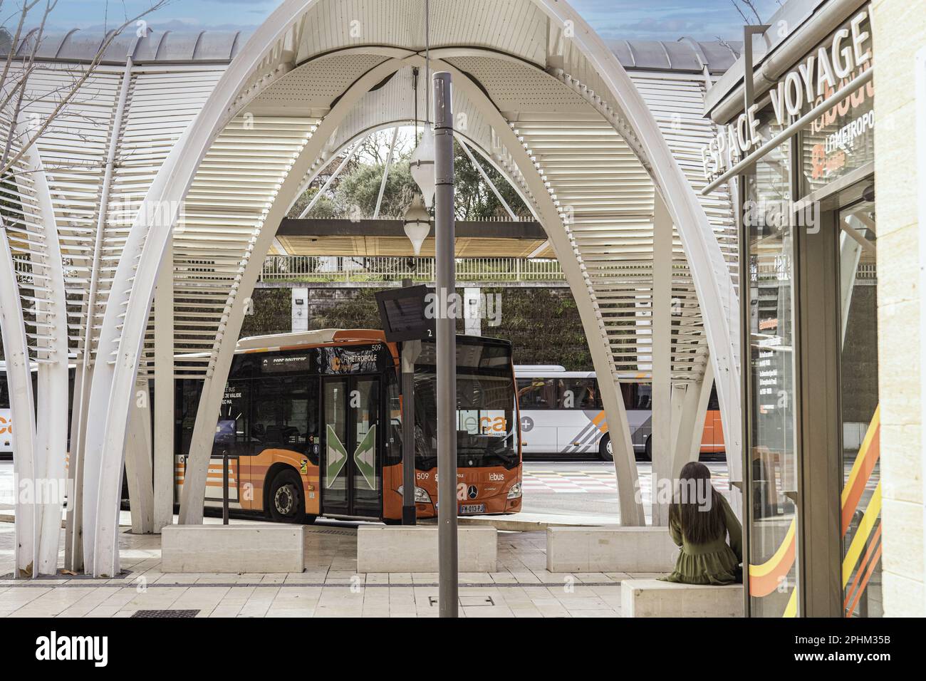 Gare des autobus fotografías e imágenes de alta resolución - Alamy