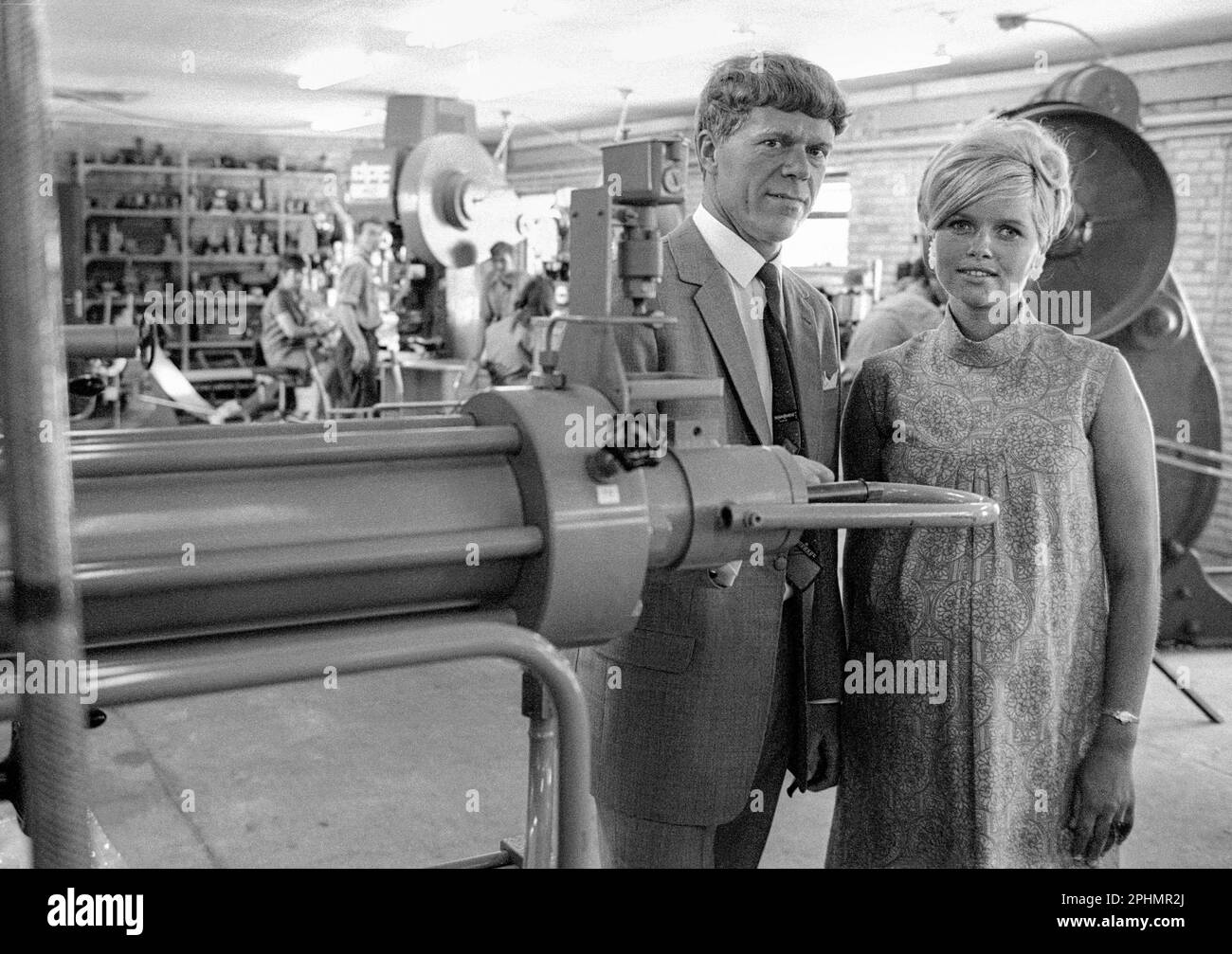 NIELS CHR.JÖRGENSEN inventor e ingeniero danés que con la invención Carmen curlers, simplificó