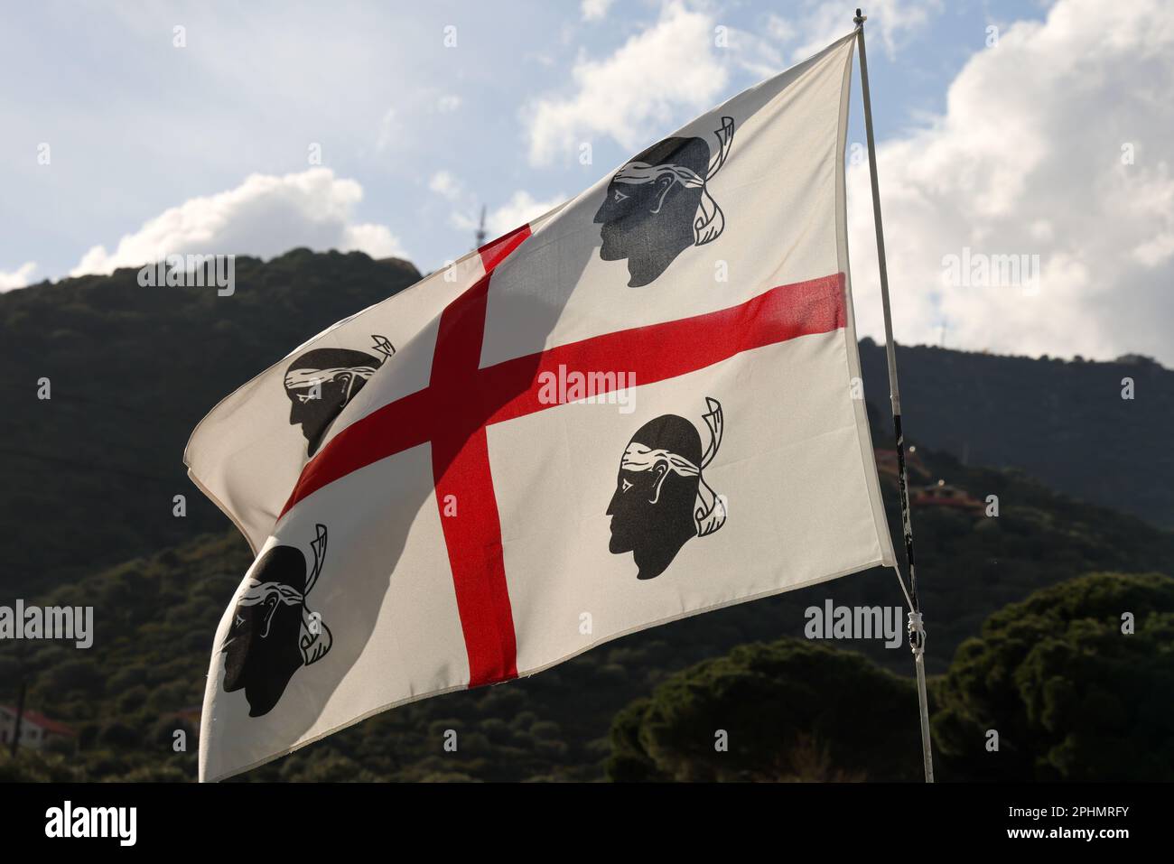 Bandera de Cerdeña representa y simboliza la isla de Cerdeña Italia. La