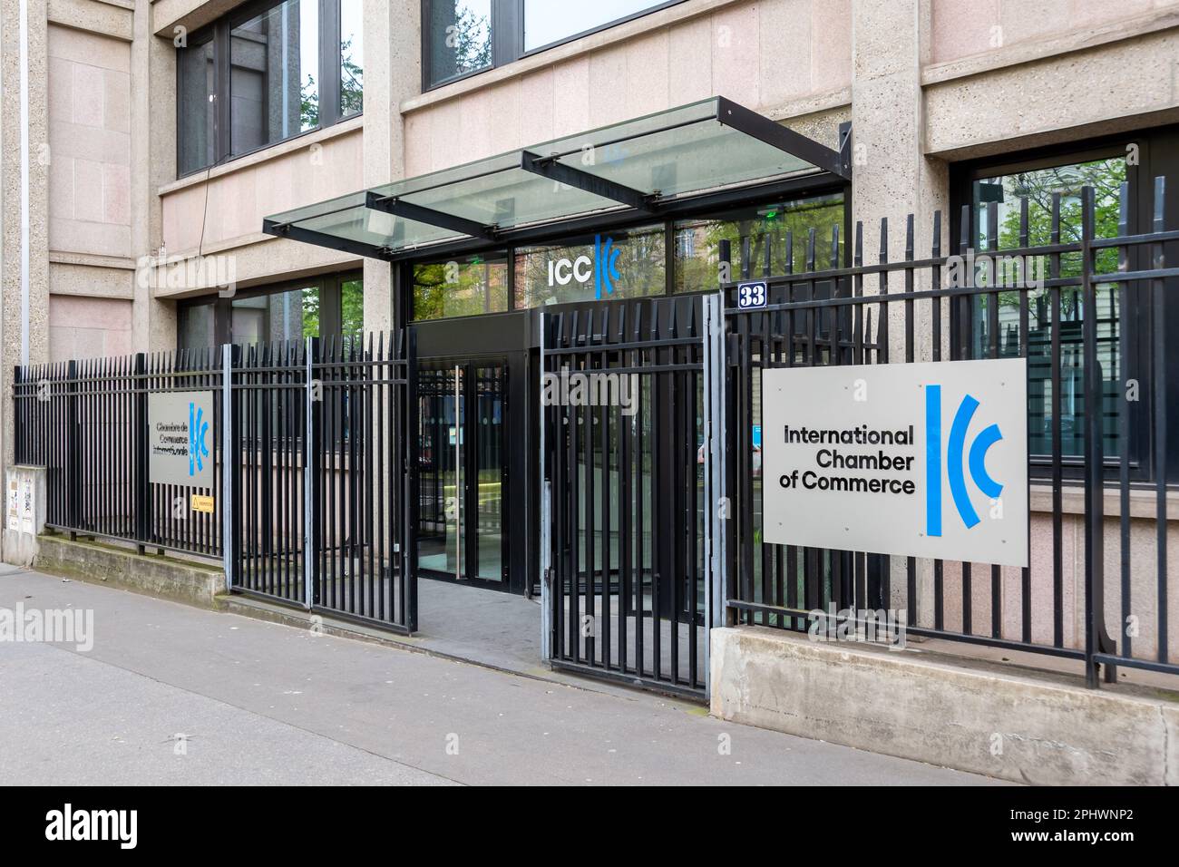 Vista exterior de la entrada a la Cámara Internacional de Comercio (ICC