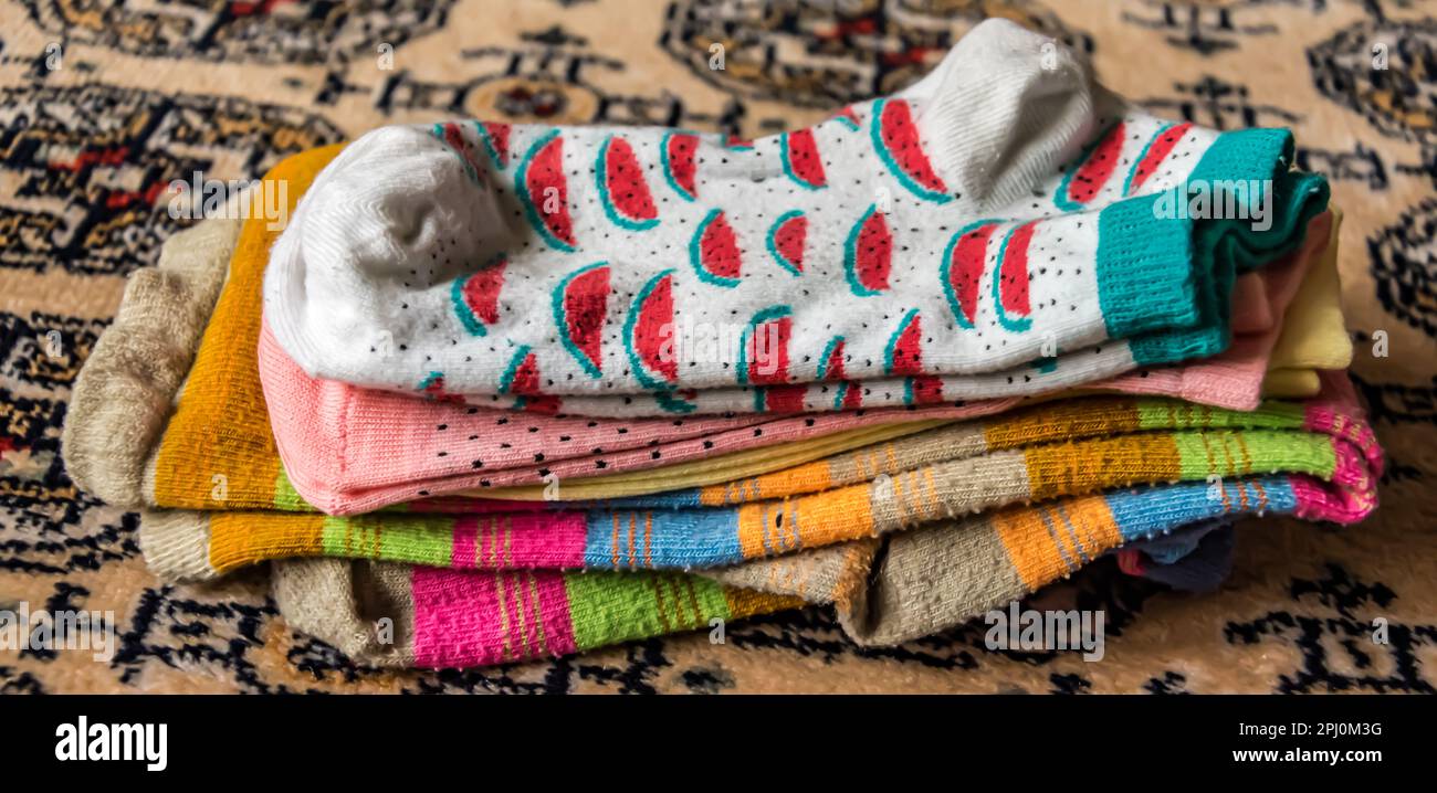 Arado Desempleados discordia Pila de calcetines Fotografía de stock - Alamy