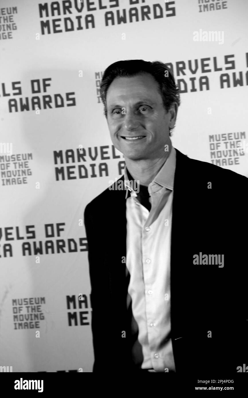 Queens, NY, EE.UU. 30th de marzo de 2023. El director/vocalista/actor Tony Goldwyn asiste a los premios Maravillas de los Medios de Comunicación 2023 que se celebraron en el Museo de la Imagen en Movimiento de Queens en la sección de Queens de la ciudad de Nueva York el 30 de marzo de 2023. Crédito: Chris Moore/Media Punch/Alamy Live News Foto de stock