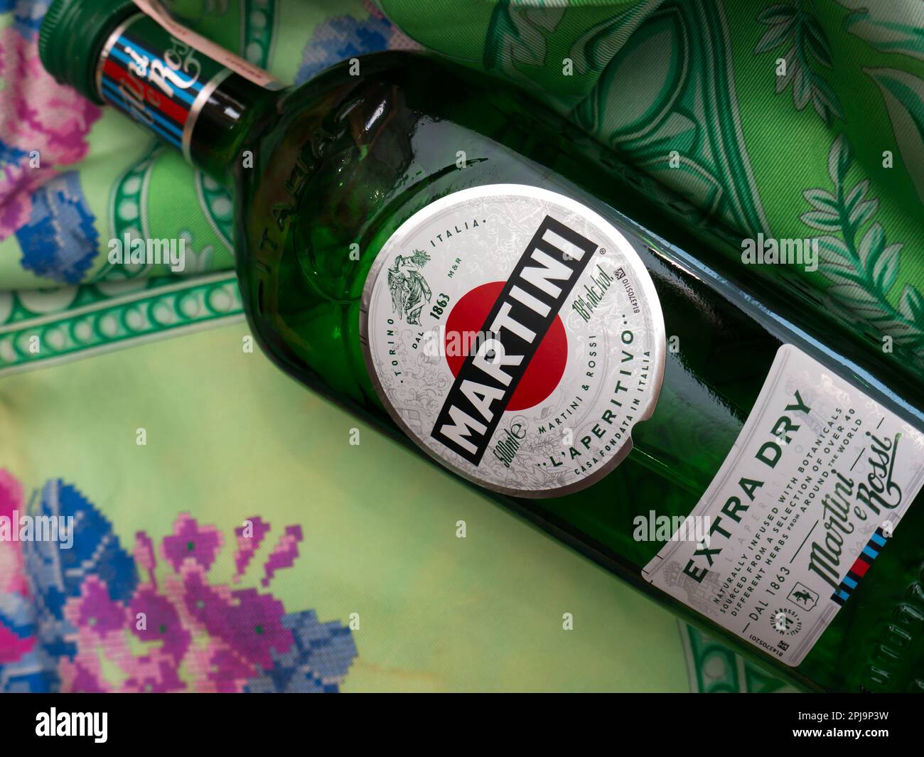 Martini Vermouth Bianco. Martini es una marca de vermut italiano, que