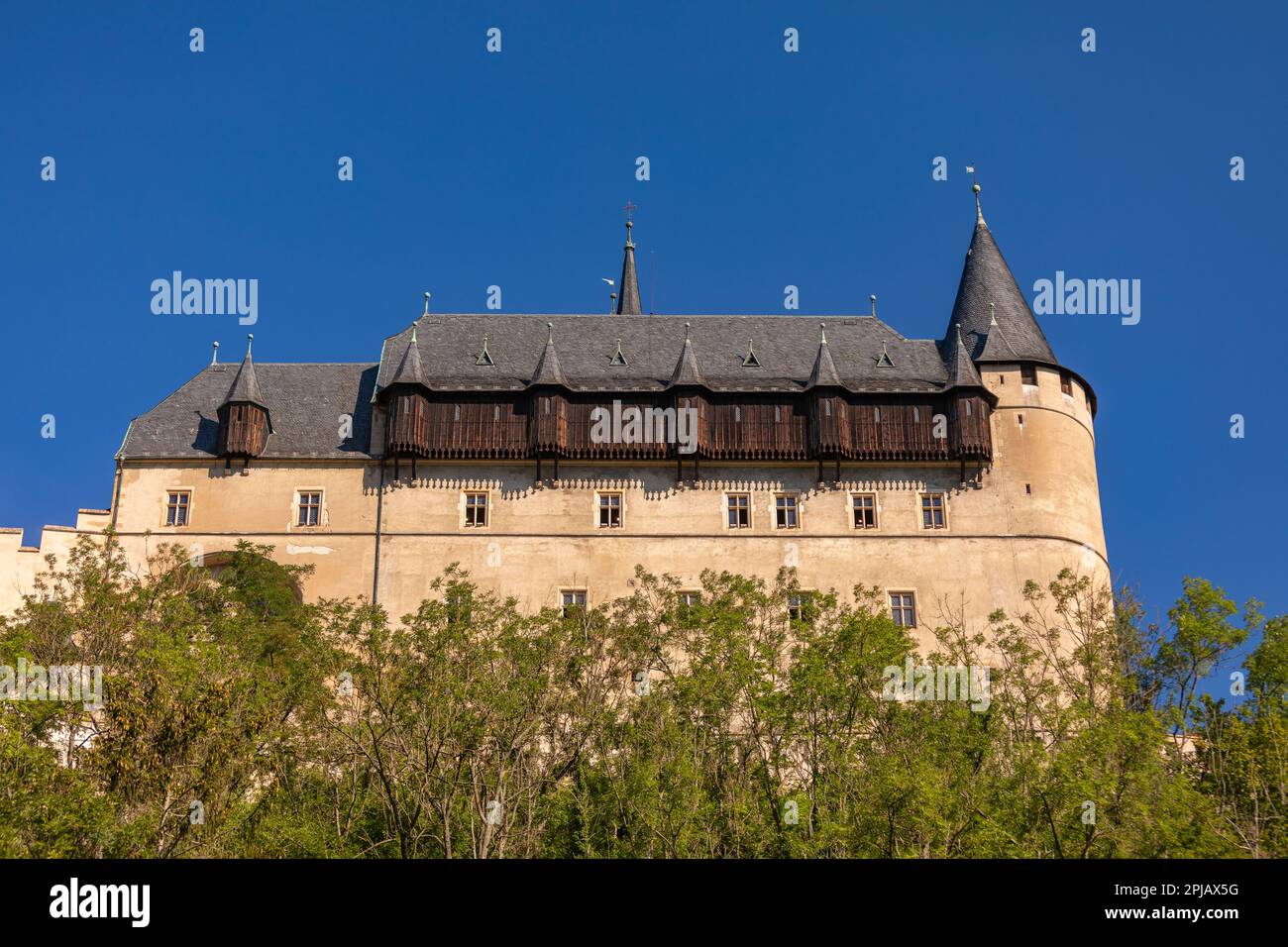 KARLSTEJN, REPÚBLICA CHECA, EUROPA - Castillo de Karlstejn en Bohemia. Foto de stock