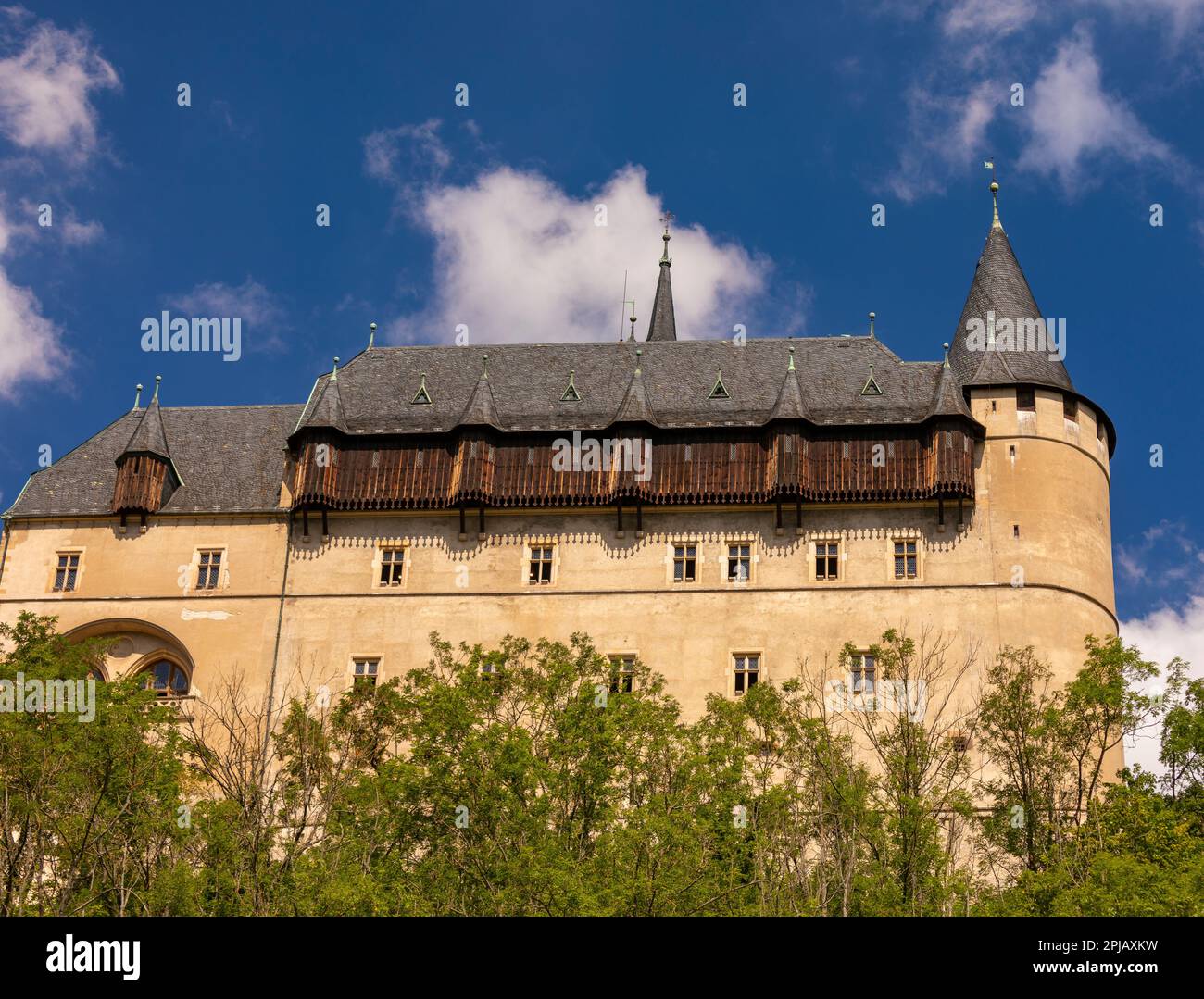 KARLSTEJN, REPÚBLICA CHECA, EUROPA - Castillo de Karlstejn en Bohemia. Foto de stock