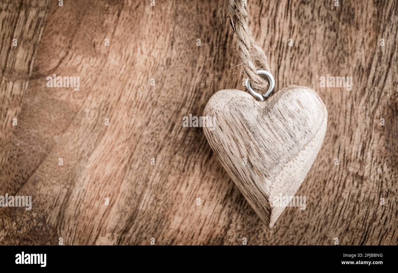 Corazon de madera fotografías e imágenes de alta resolución - Alamy