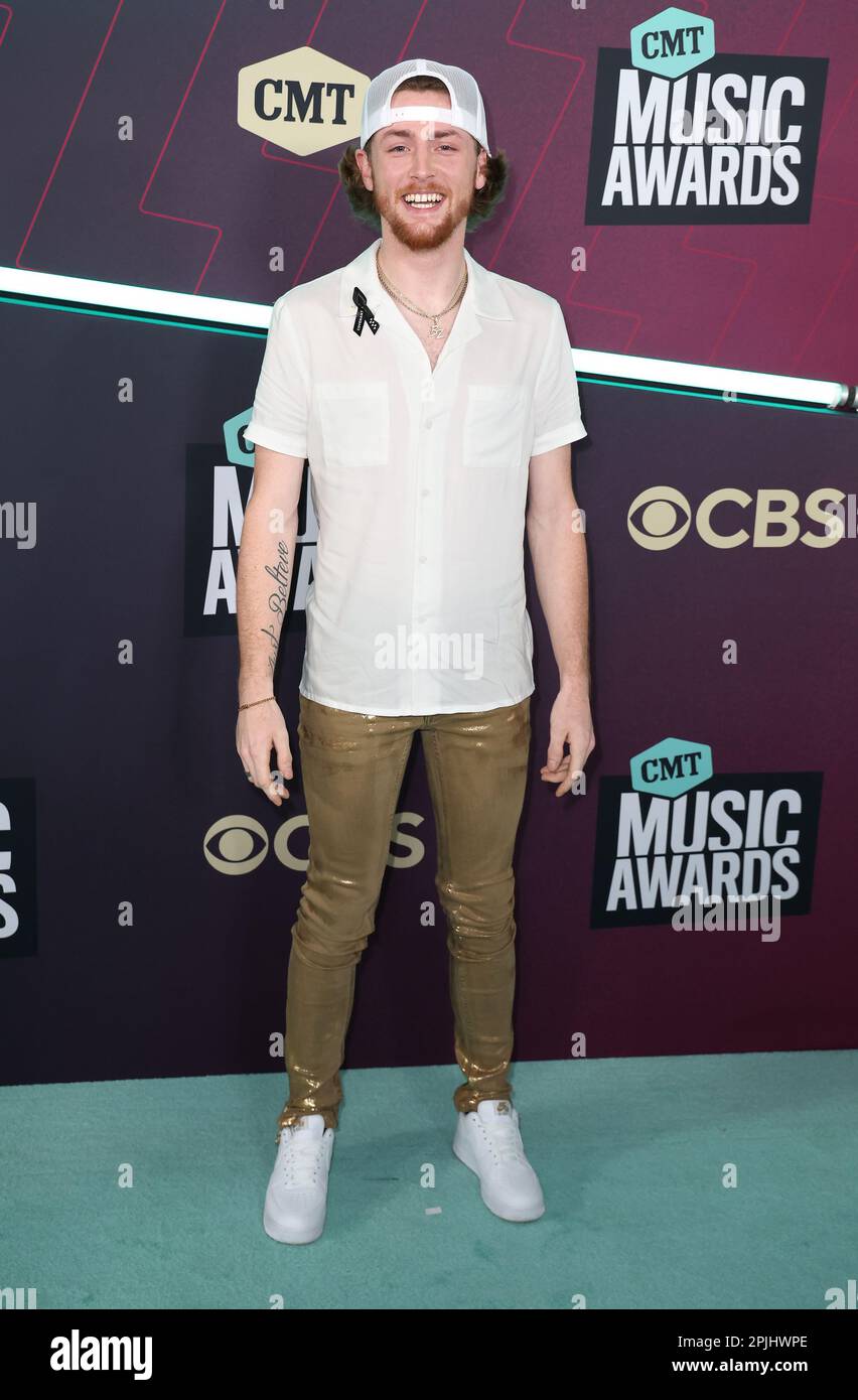 Bailey Zimmerman llega a los CMT Music Awards 2023 celebrados en el