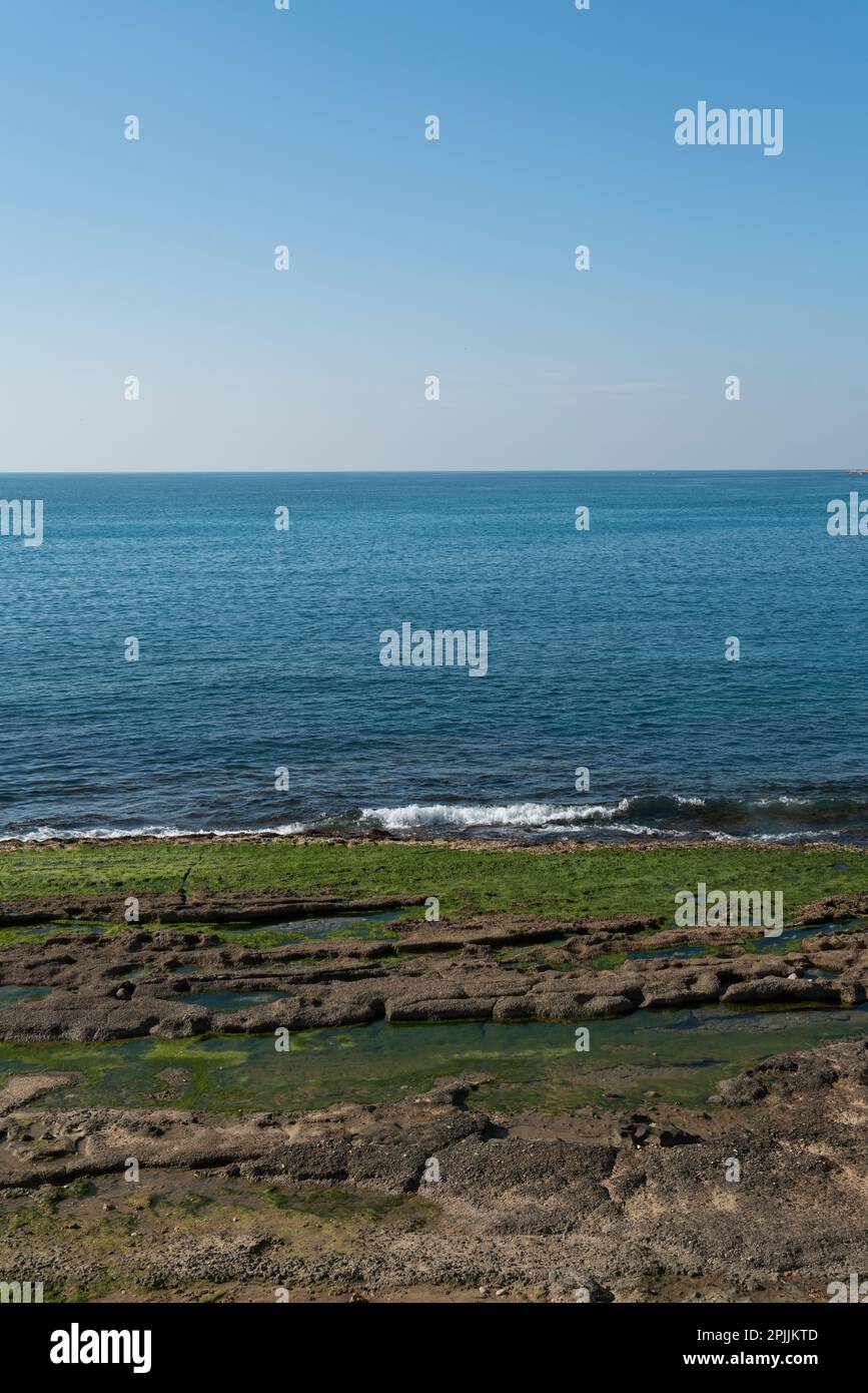 Orilla del mar Mediterráneo Byblos Líbano Oriente Medio Foto de stock