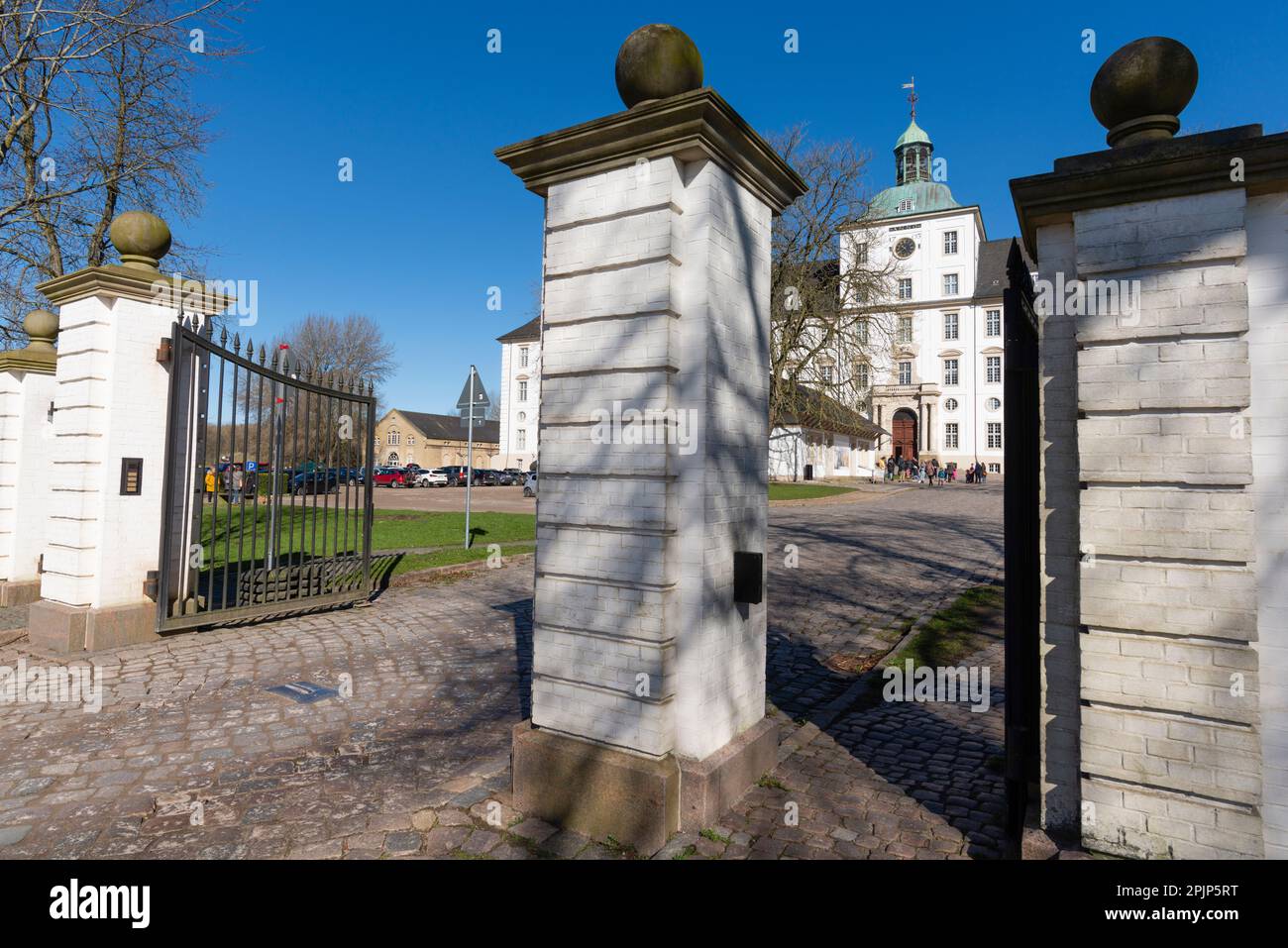 Castillo Gottorf, antigua sede del duque, hoy en día un museo, ciudad de Schleswig en el fiordo de Schlei, Schleswig-Holstein, norte de Alemania, Europa Central Foto de stock