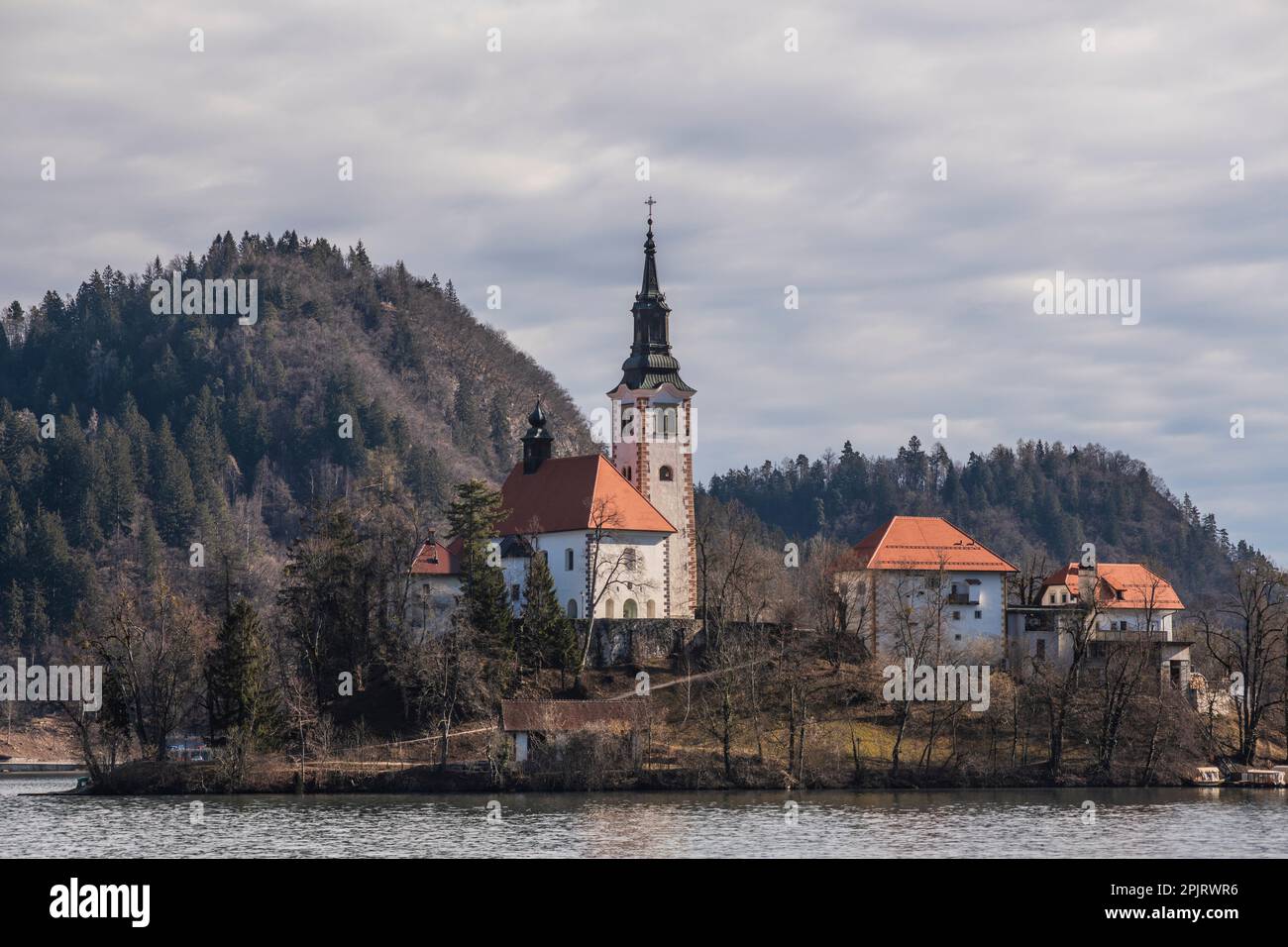 Lago Bled: Iglesia de la Madre de Dios. Eslovenia Foto de stock