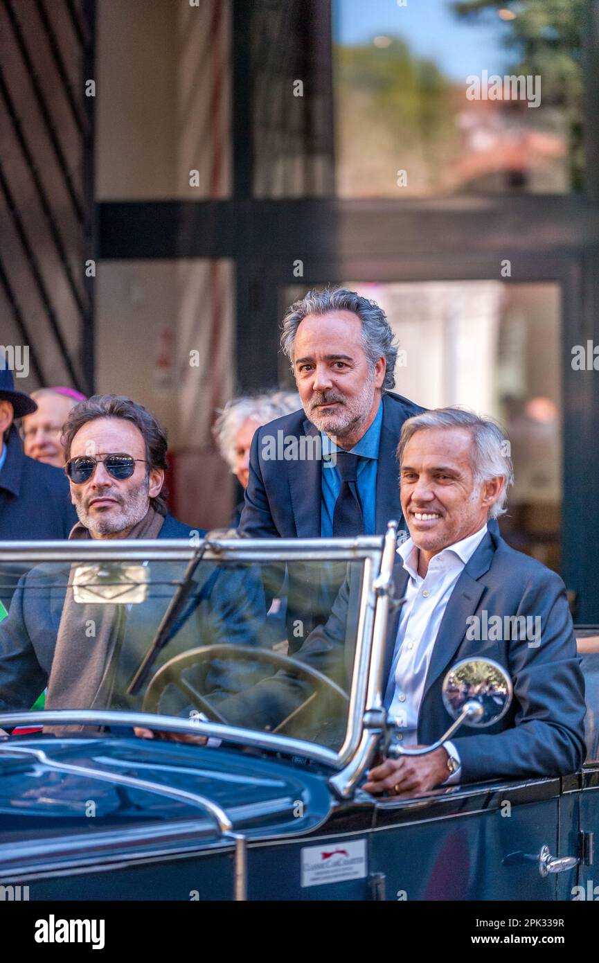 Paul Belmondo y Antonhy Delon en la inauguración del nuevo Museo Borsalino Foto de stock
