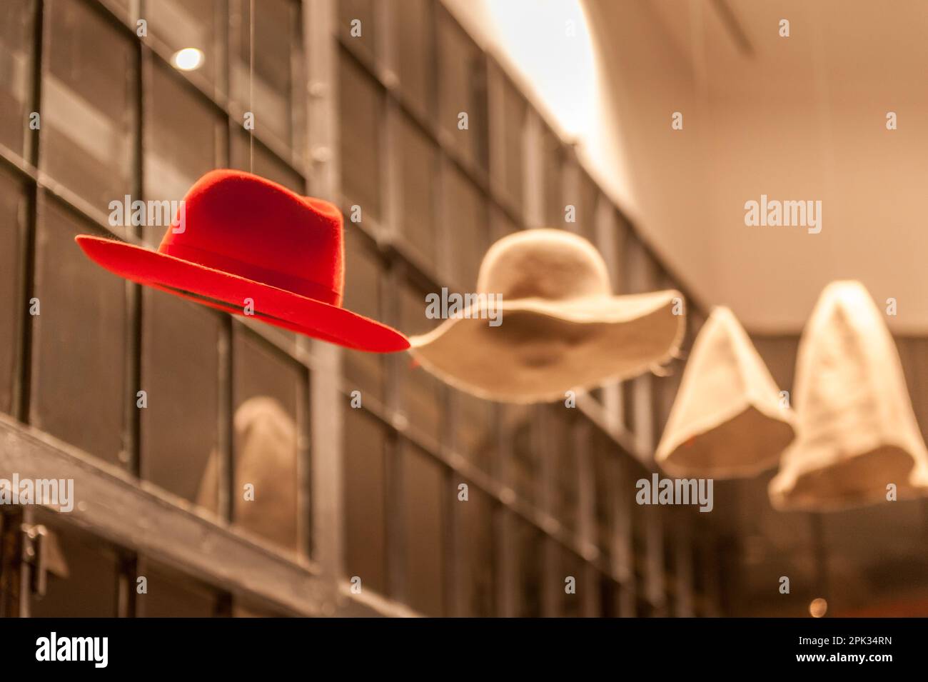 Museo del Sombrero de Paja Toquilla - Detrás de cada mujer, existe