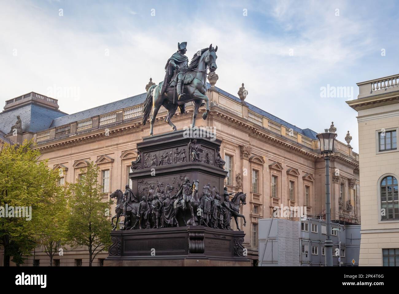 Federico la Gran Estatua en Unter den Linden Boulevard - Berlín, Alemania Foto de stock