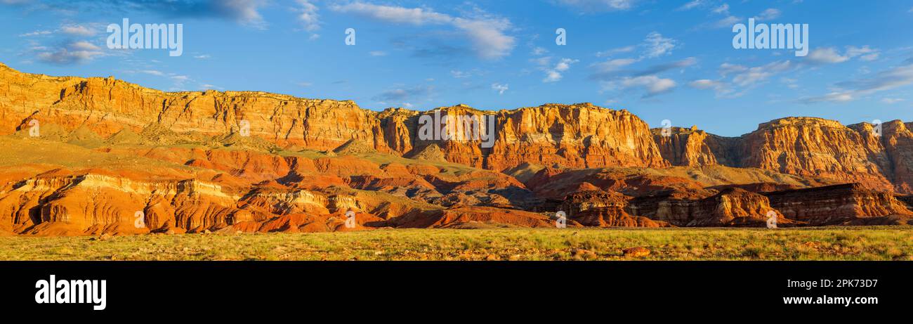 Majestuosa formación rocosa del cañón, Vermilion Cliffs, Arizona, EE.UU Foto de stock
