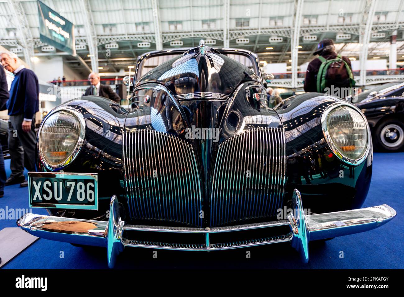 Un Lincoln Zephyr V12 en el Classic Car Show de Londres, Reino Unido Foto de stock